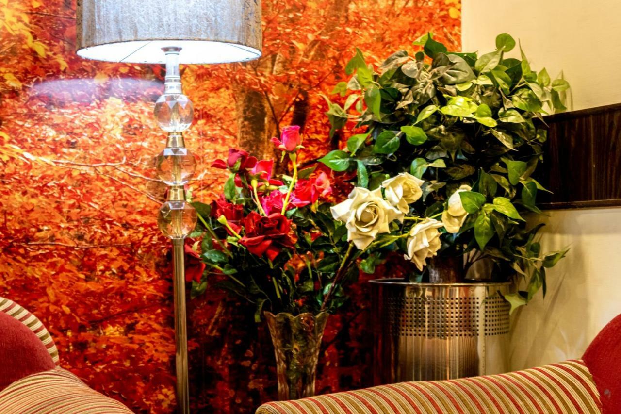 Rose Palace Hotel, Garden Town لاهور المظهر الخارجي الصورة